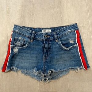 Zara jean shorts with red stripe